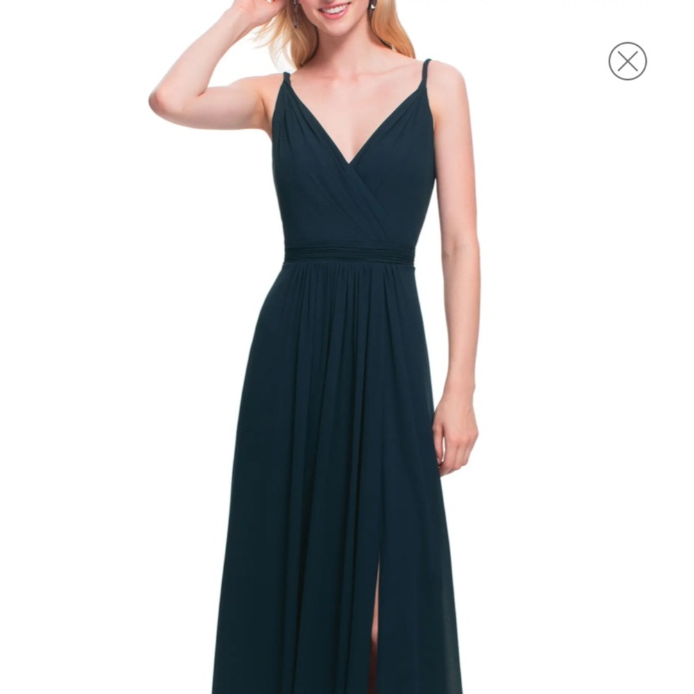 #LEVKOFF Surplice Neck Chiffon A-Line Gown in Navy. EUC. Size 16. No alterations